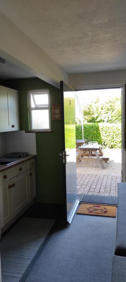 Ferienwohnung Garden Flat At The Infamous Piltdown Man Pub Fletching Exterior foto