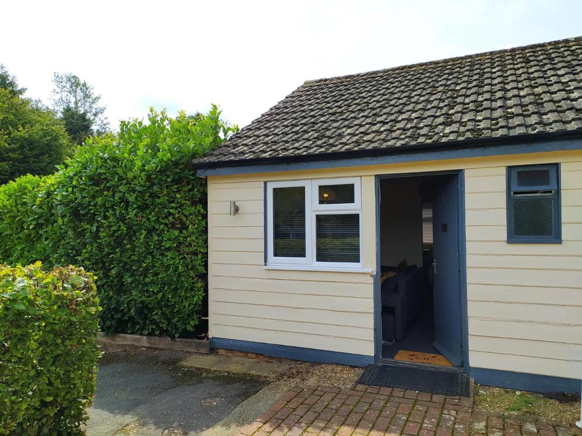 Ferienwohnung Garden Flat At The Infamous Piltdown Man Pub Fletching Exterior foto